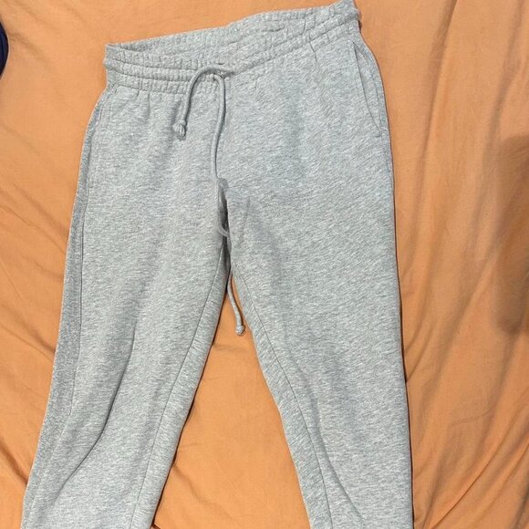 Aritzia TNA Cozy AF sweatpants - Picture 3 of 4